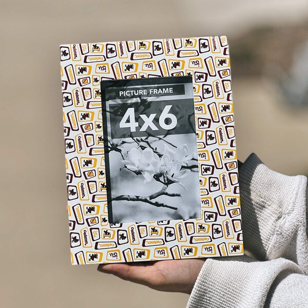 Vintage Cy 4x6 Wood Picture Frame